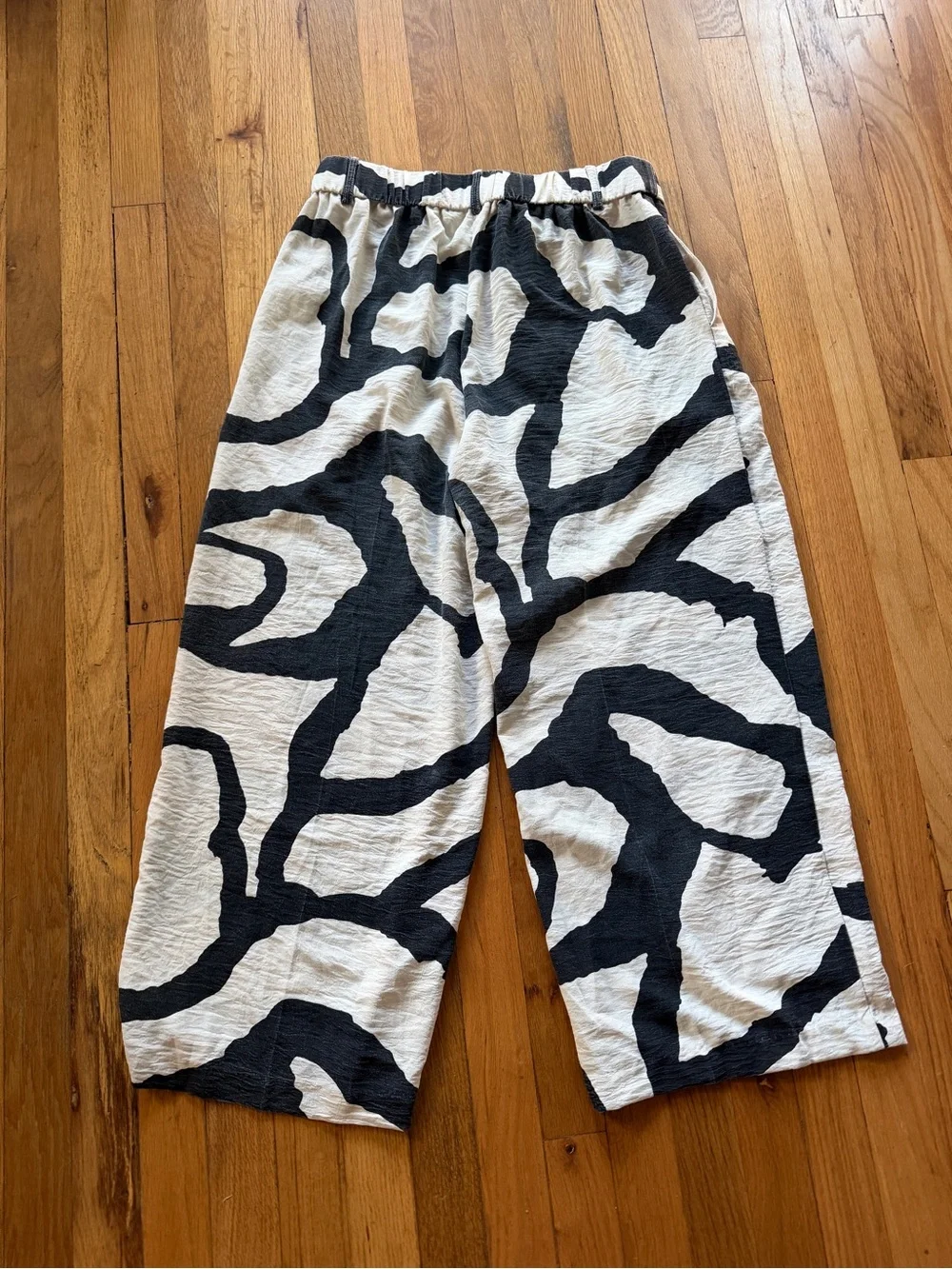 Haver and Blair black and cream pants